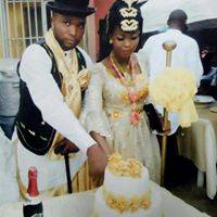 Efik Born